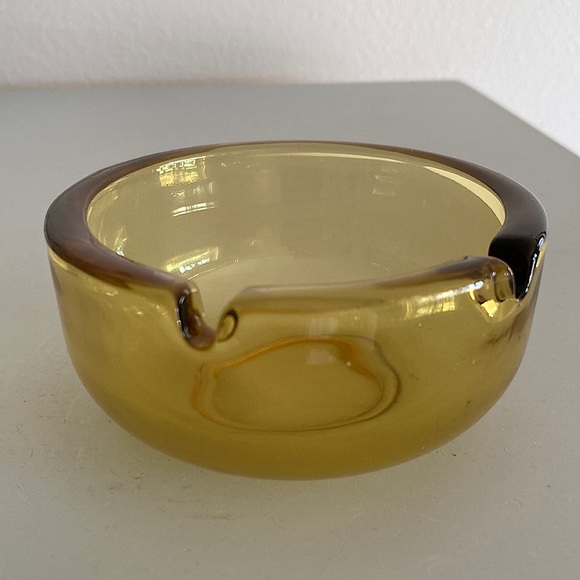 Vintage Amber Glass Small Ashtray Coin Dish Trinket Smooth Rounded shape - Picture 2 of 10
